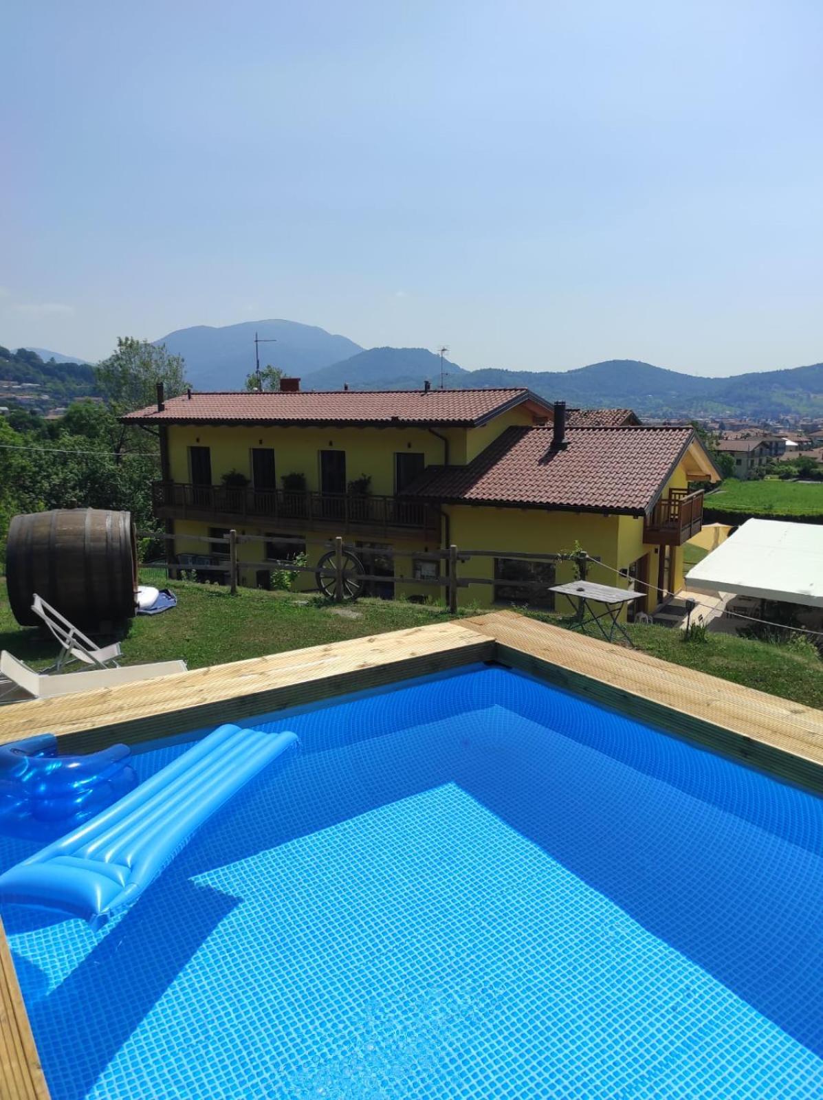 Agriturismo La Soglia Del Parco Ranica Exteriör bild