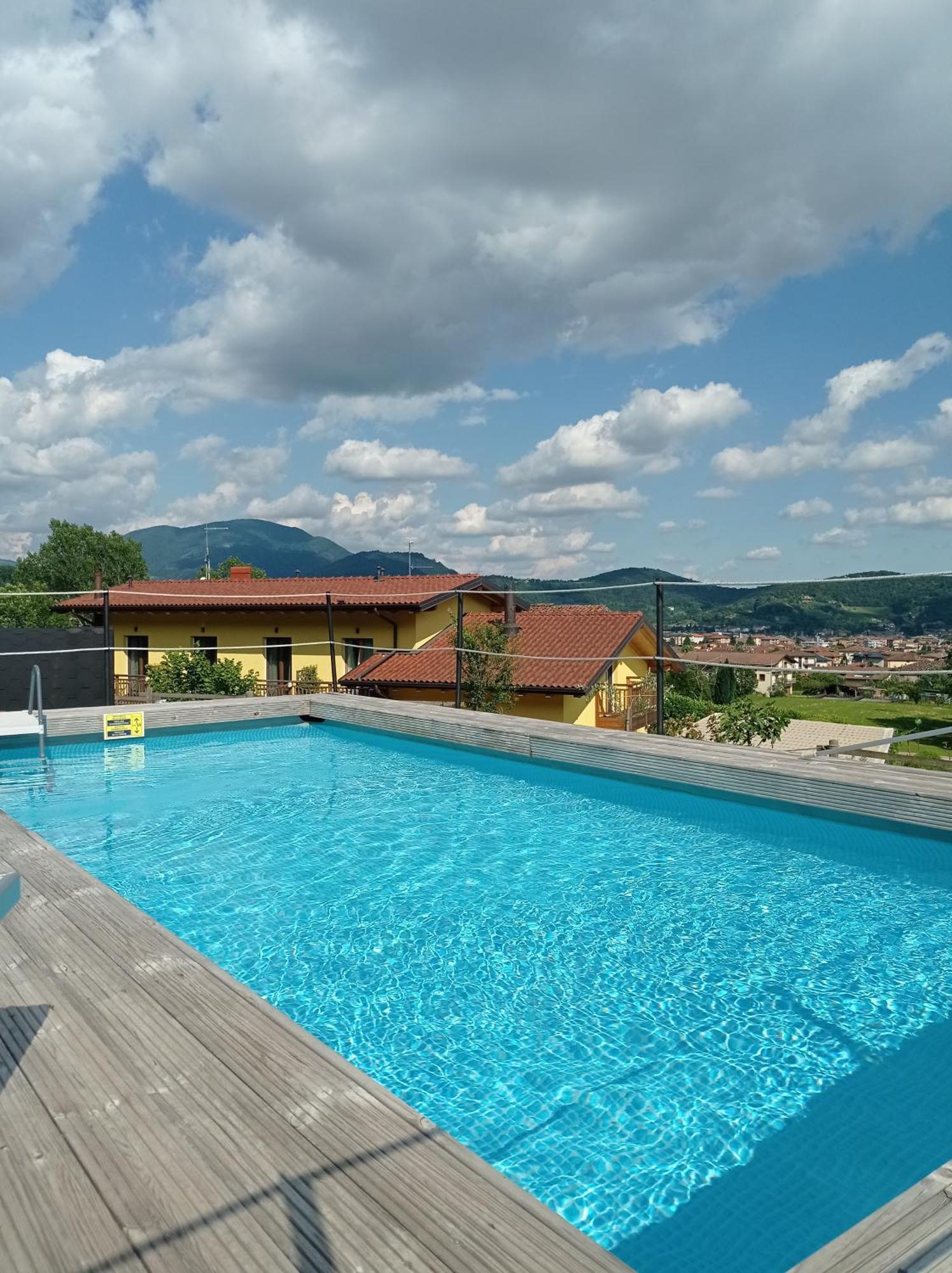 Agriturismo La Soglia Del Parco Ranica Exteriör bild